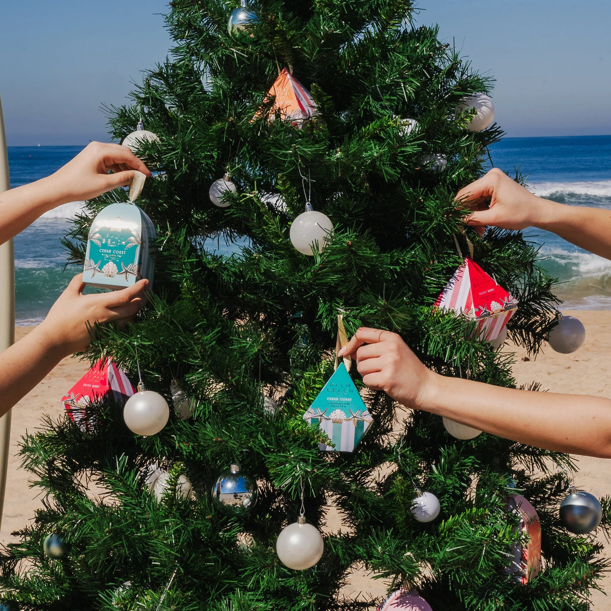 Cedar Coast Mini Candle Hanging Bauble