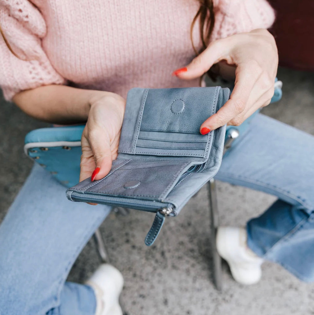 Dusky Purse