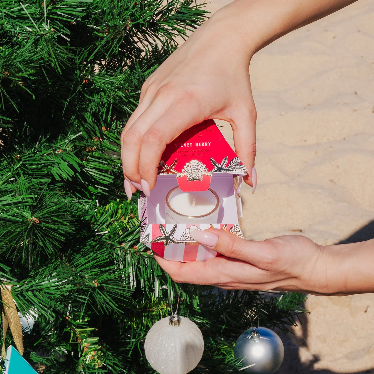 Velvet Berry Mini Candle Hanging Bauble