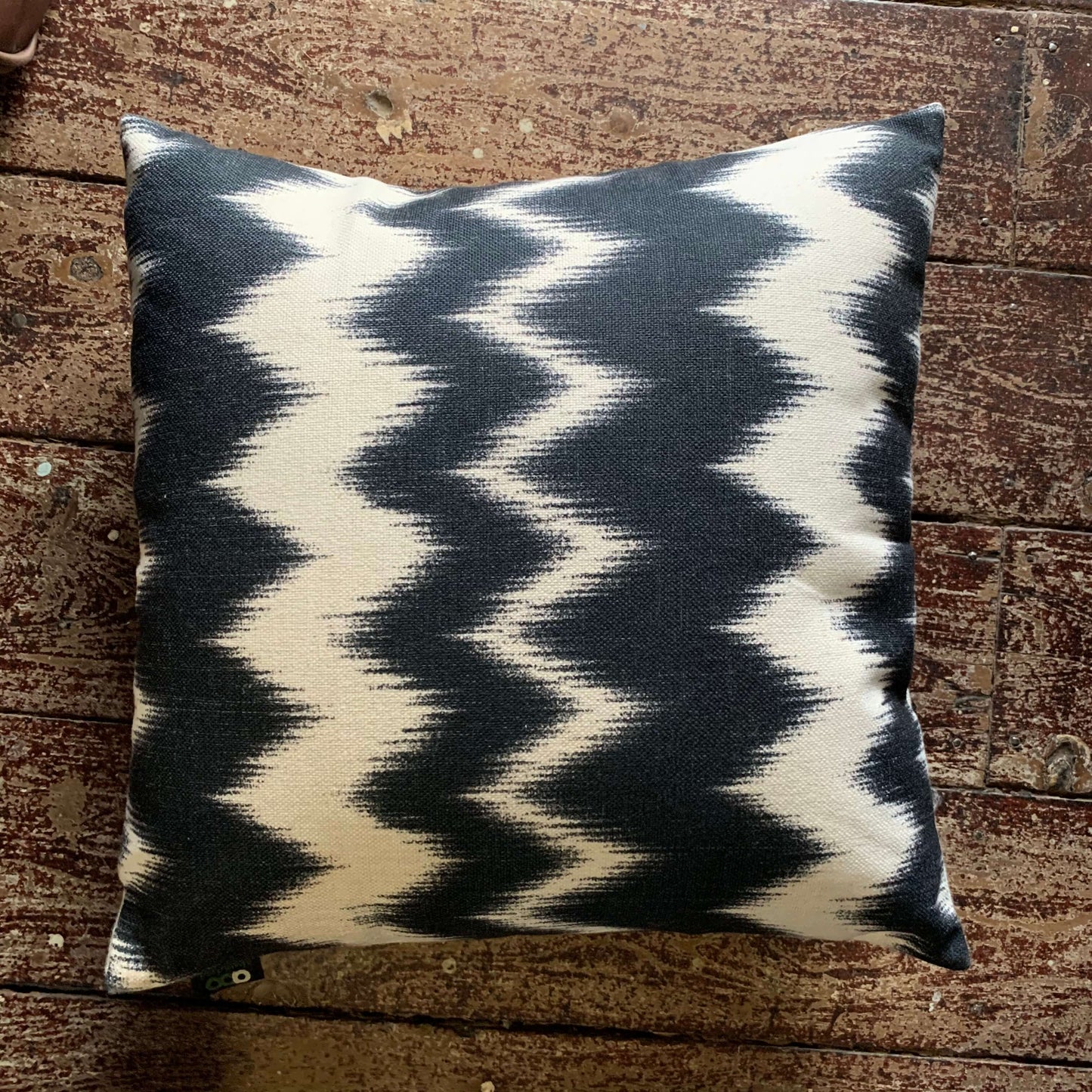 Cushion - Triangle Stripe